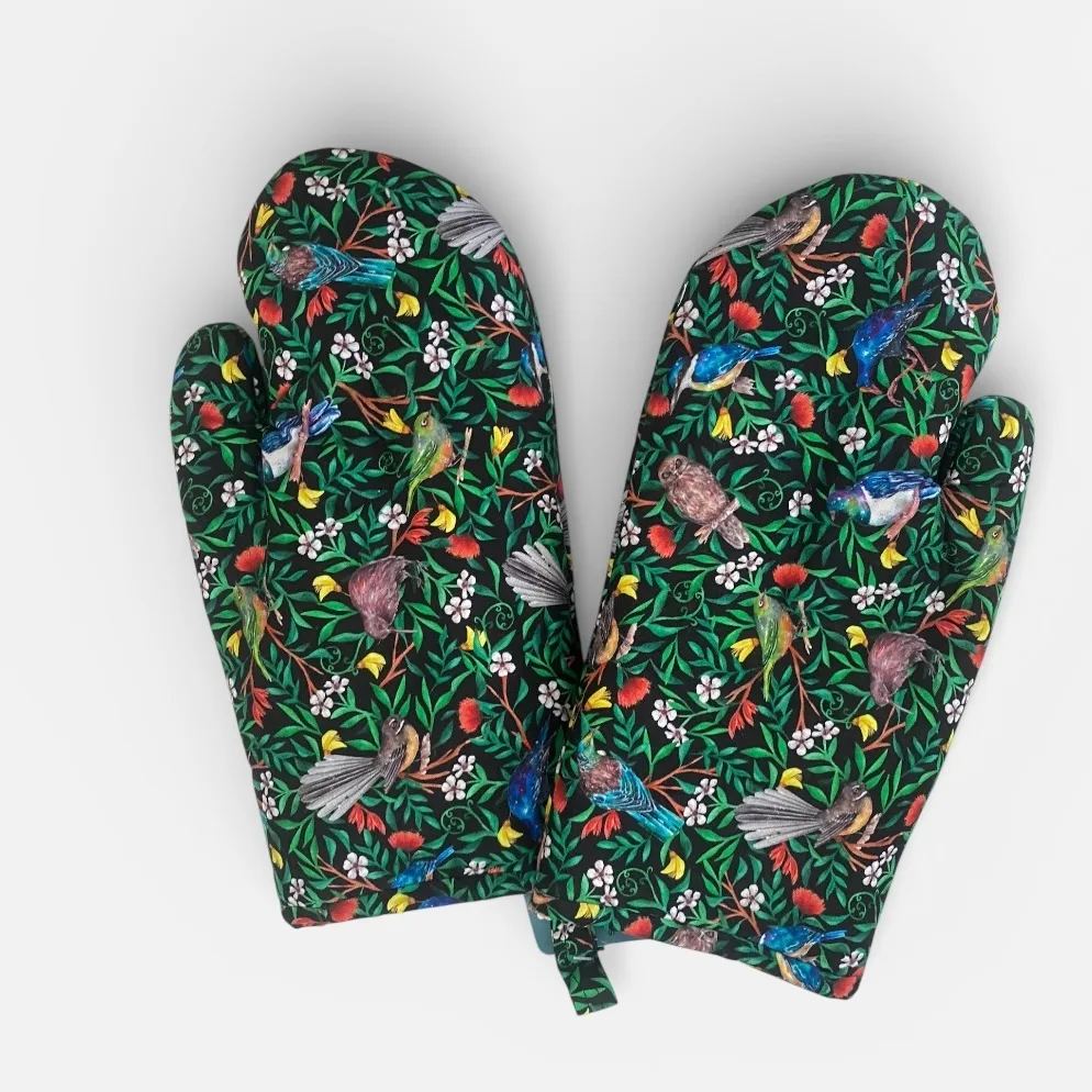 oven glove - NZ Natives All over Black
